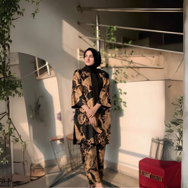 NEW BLOCK PRINT 2-PIECE SUIT IN PREMIUM LINEN - Image 11