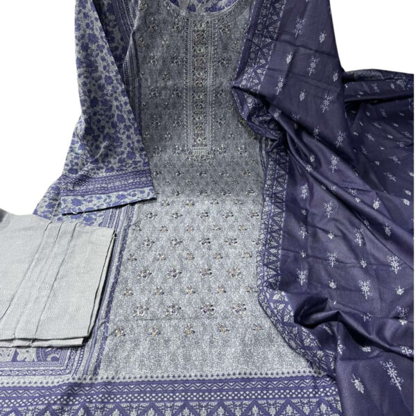 LUXURIOUS WINTER DHANAK SUIT WITH MATCHING DUPATTA - Image 5