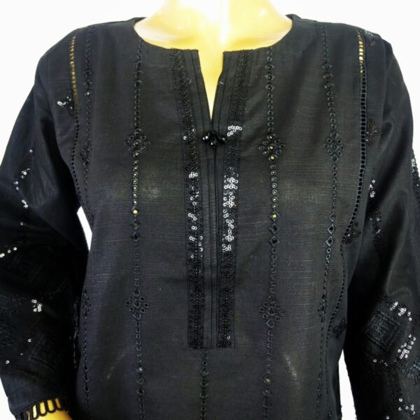 WINTER EMBROIDERED KHADDAR 2-PIECE OUTFIT - Image 5