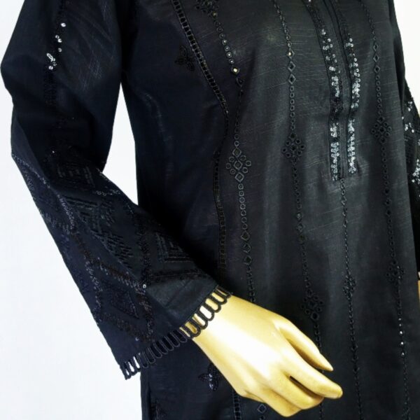 WINTER EMBROIDERED KHADDAR 2-PIECE OUTFIT - Image 6