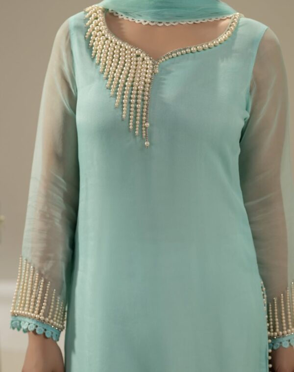 ELEGANT HANDWORK DRESS – A MASTERPIECE OF TIMELESS GRACE - Image 13